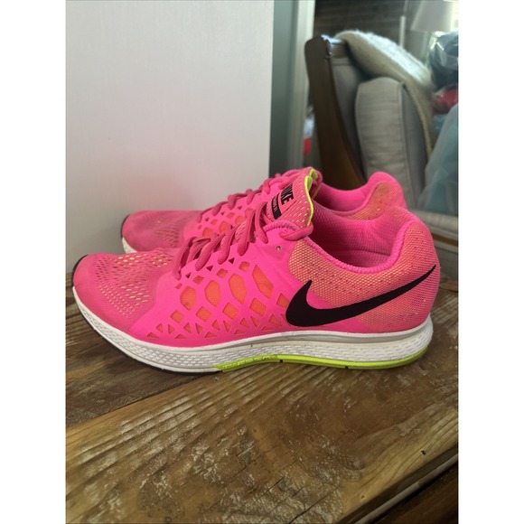 Nike Air Zoom Pegasus 31 Womens US 11 Running Shoes 654486-600 Volt Pink - Picture 1 of 9